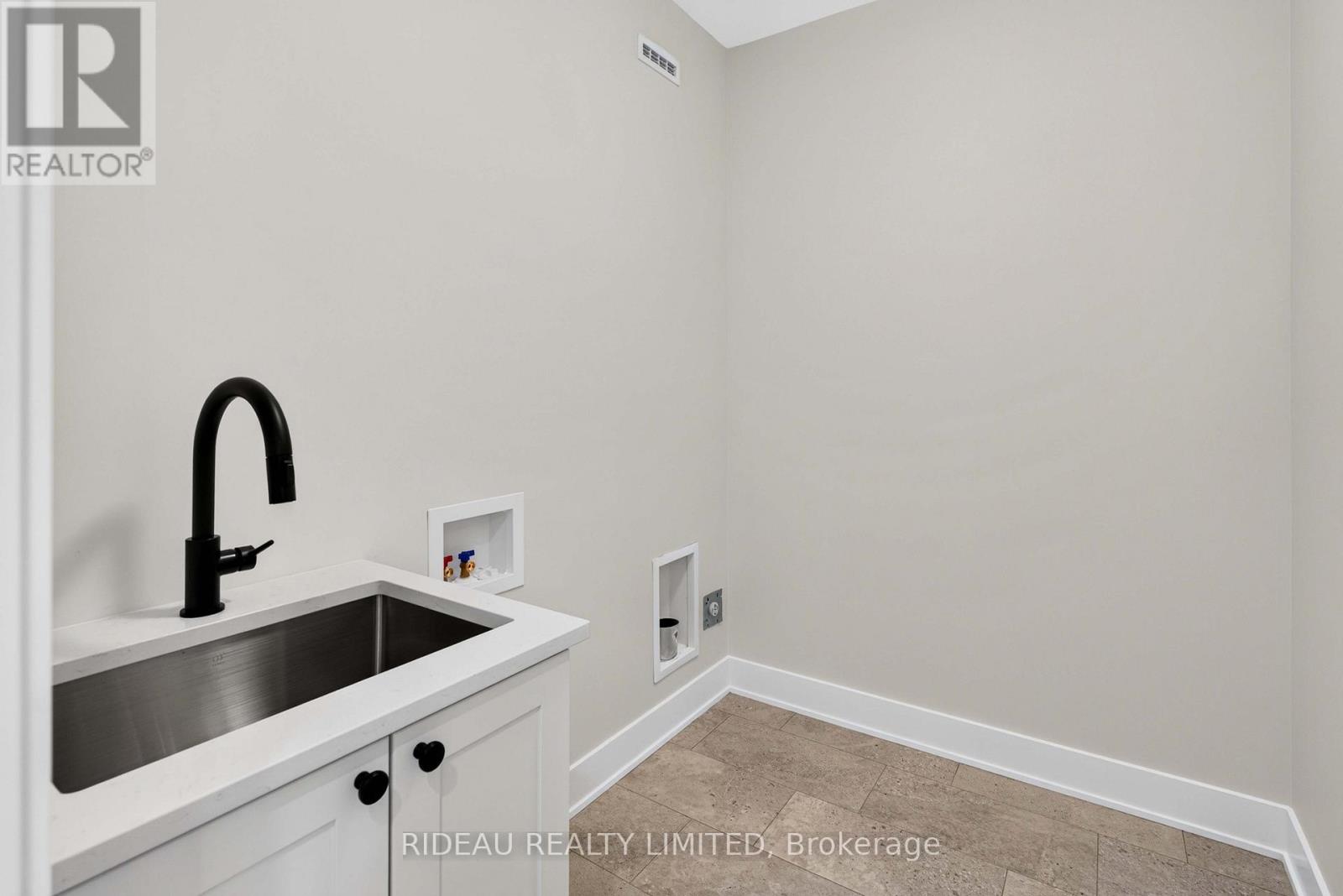 126 HEARTHSIDE DRIVE - 23