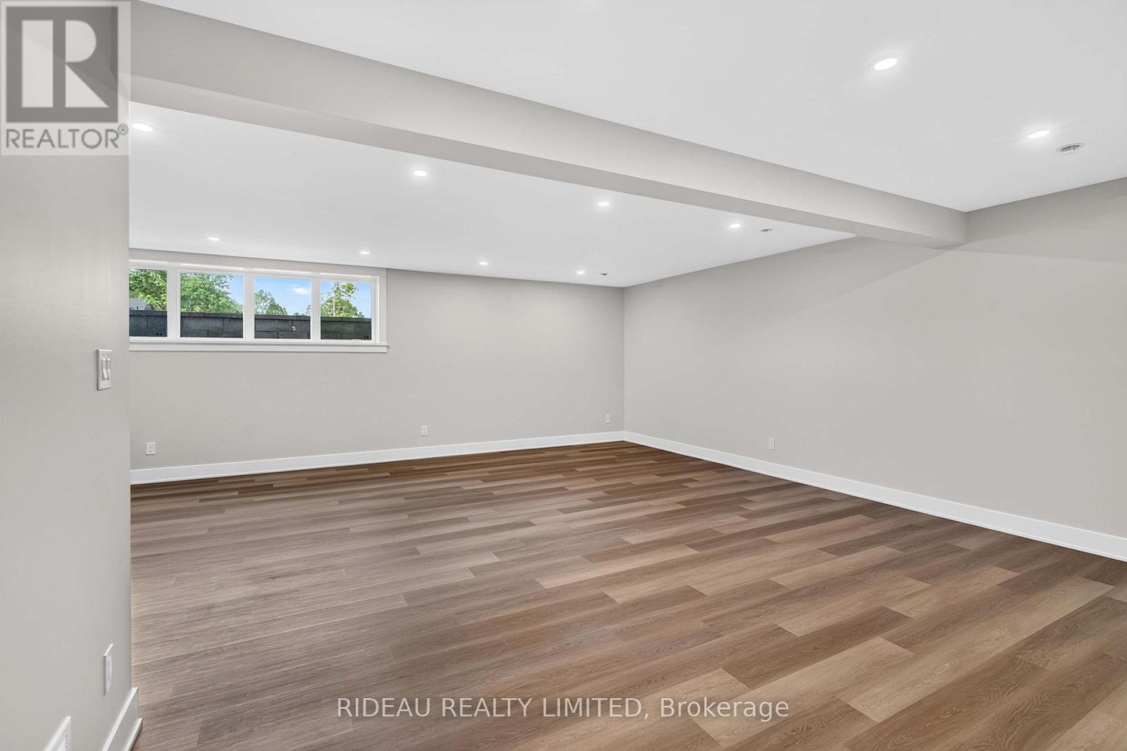 126 HEARTHSIDE DRIVE - 25