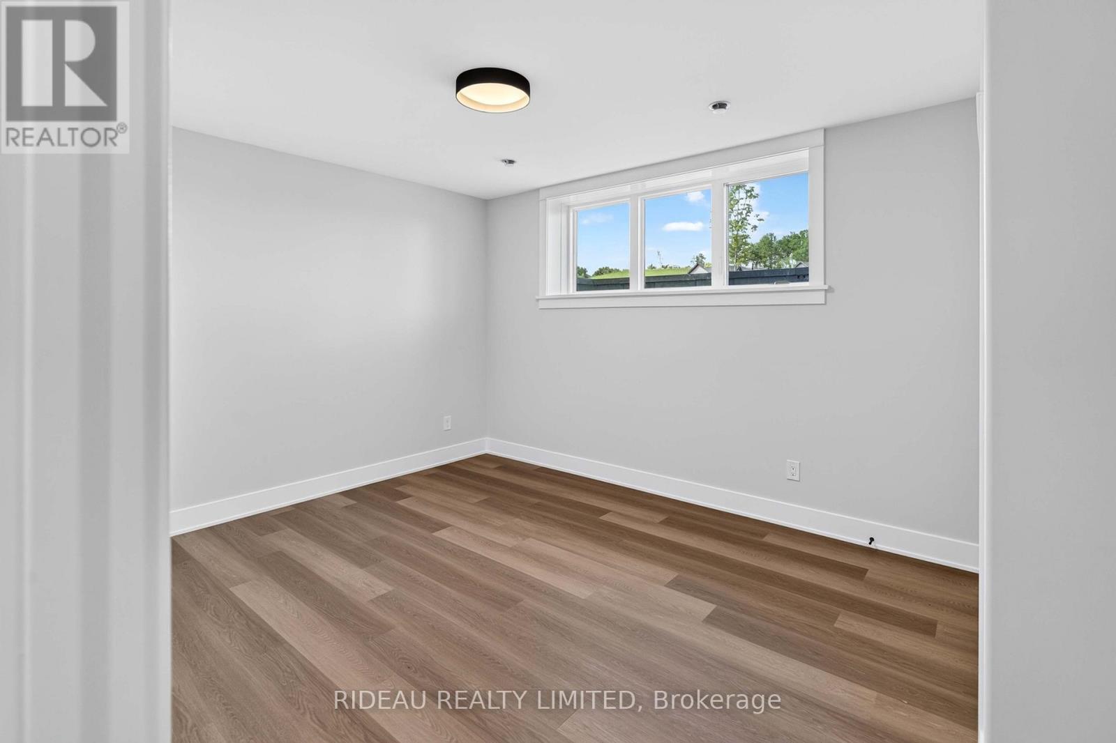 126 HEARTHSIDE DRIVE - 27