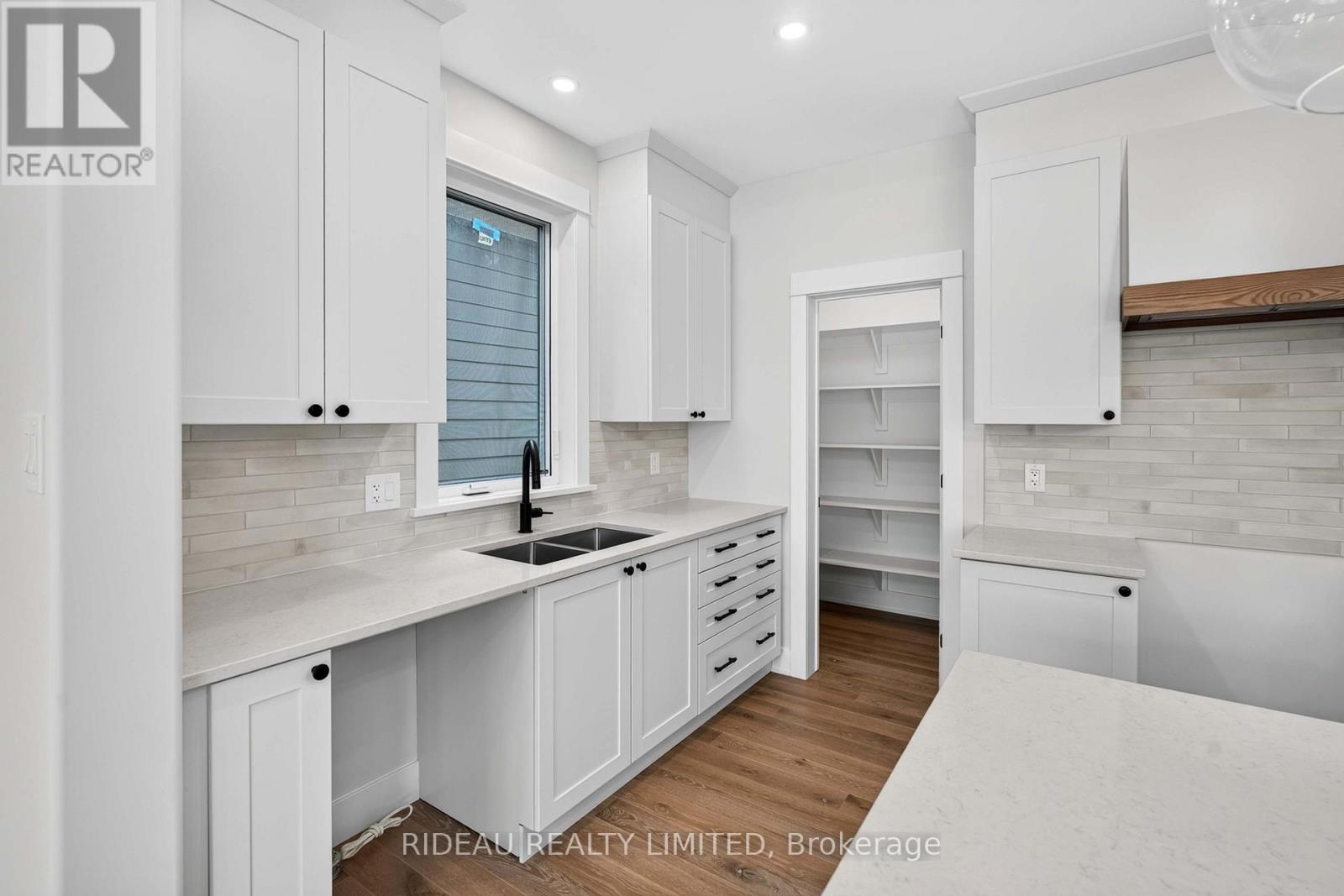 126 HEARTHSIDE DRIVE - 8