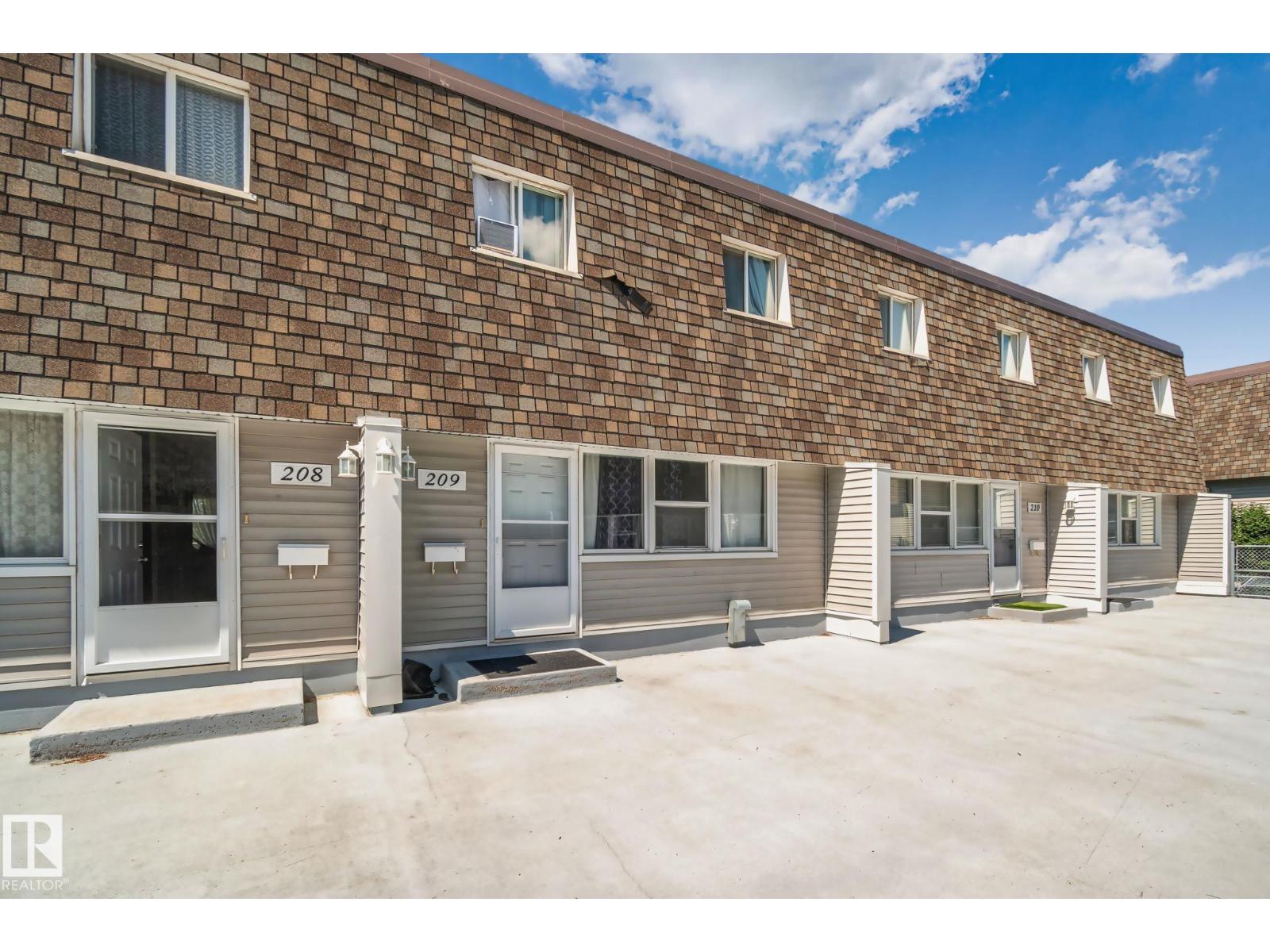 209 VILLAGE ON THE GREEN GR NW - 3