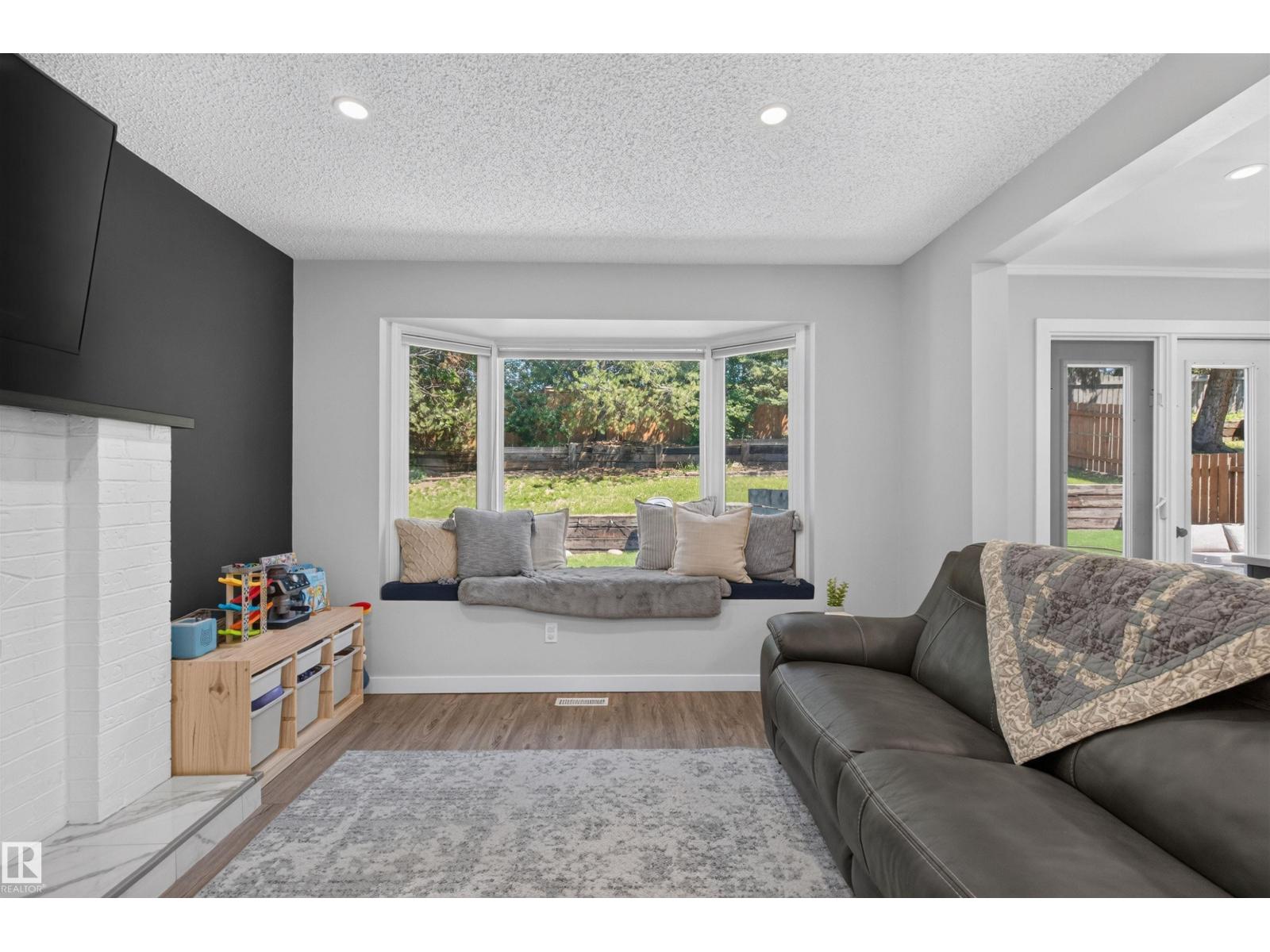 29 WELLAND CR - 13