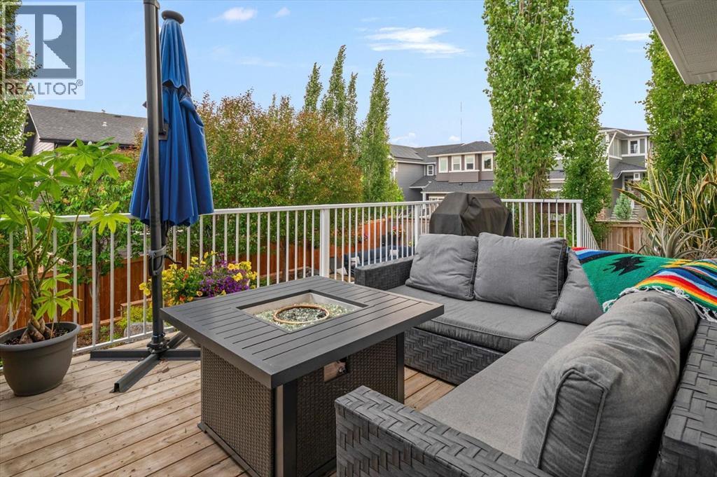 58 Crestbrook Drive SW - 15