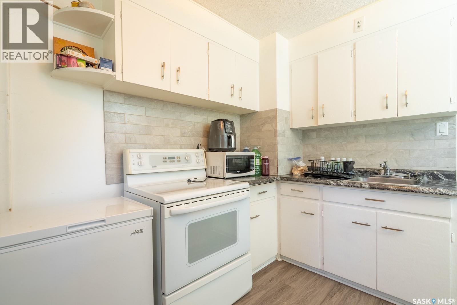 725 Cameron STREET - 10
