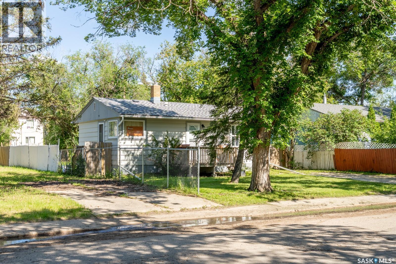 725 Cameron STREET - 2