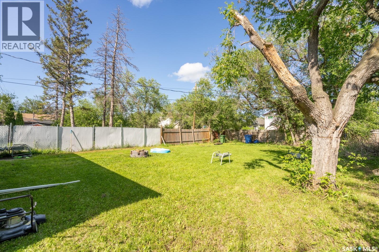 725 Cameron STREET - 22