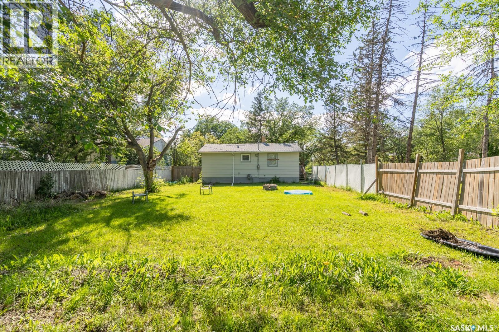 725 Cameron STREET - 23