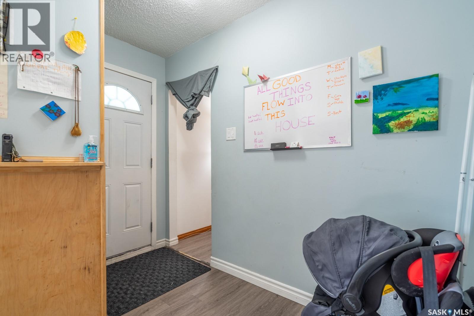 725 Cameron STREET - 3