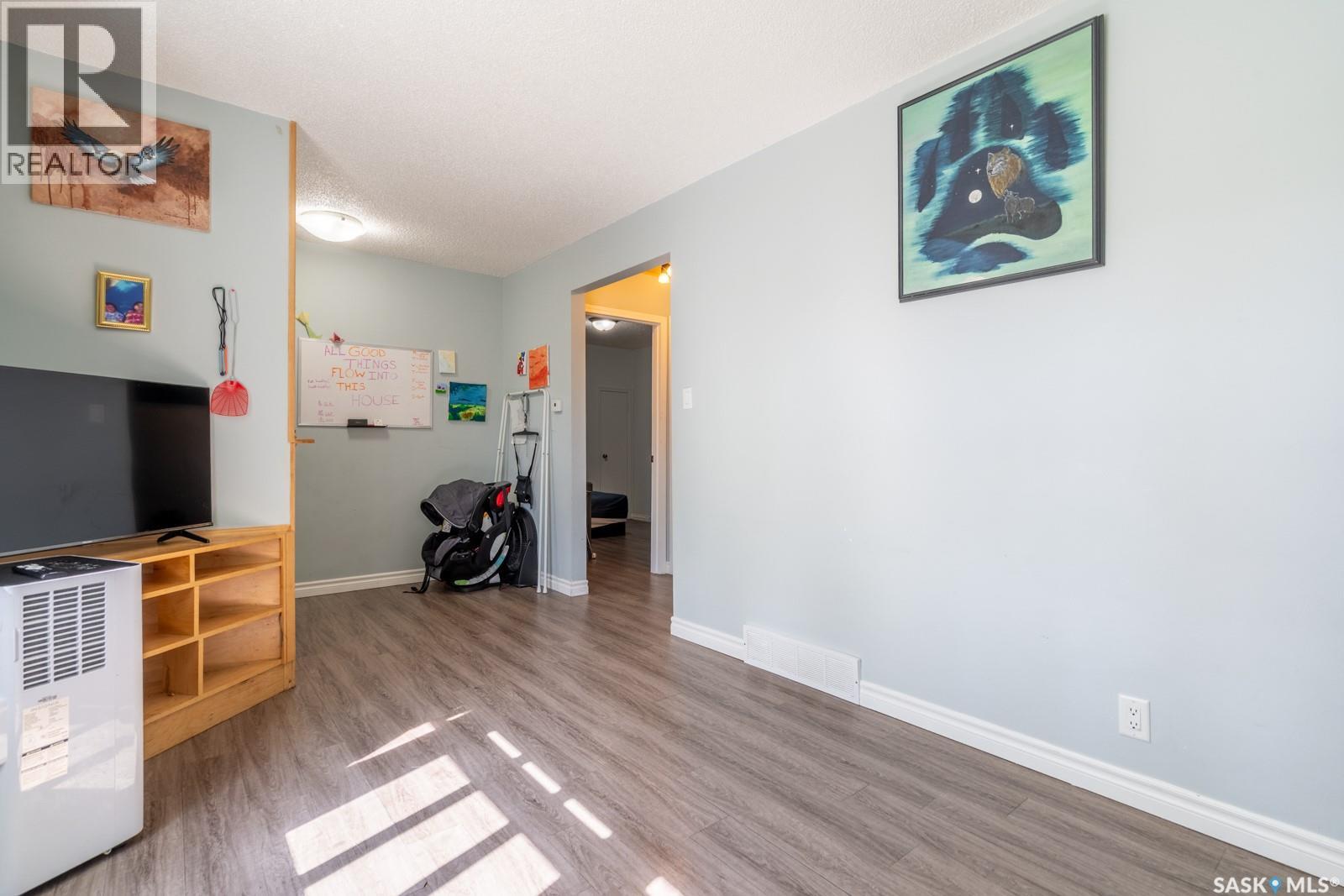 725 Cameron STREET - 5