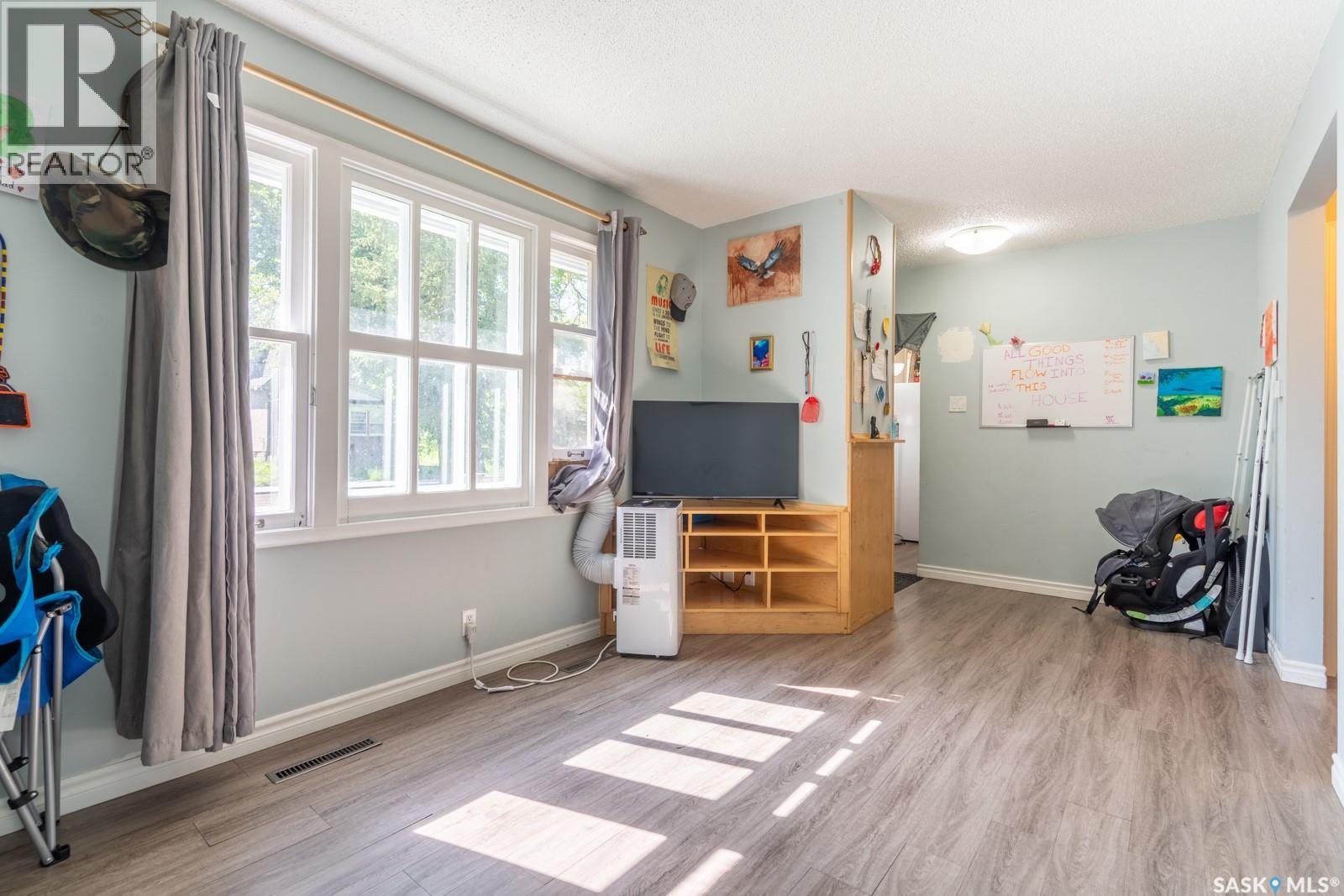 725 Cameron STREET - 6