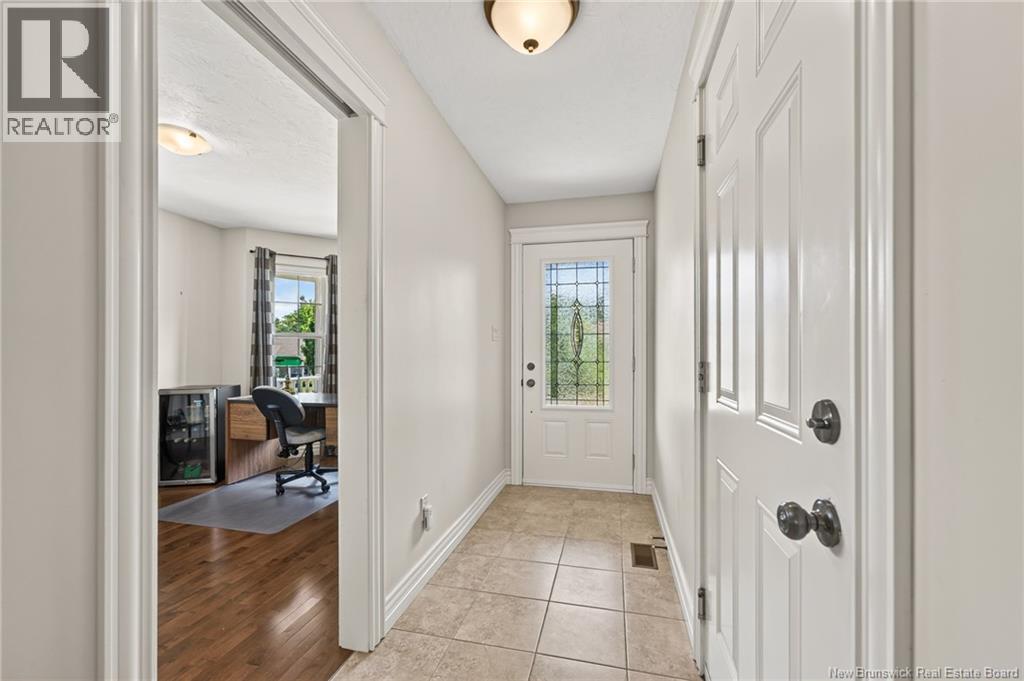 20 Thornhill Crescent - 2