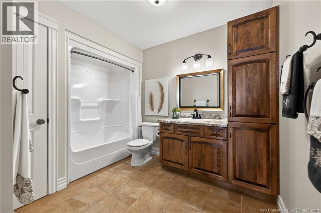 20 Thornhill Crescent - 22