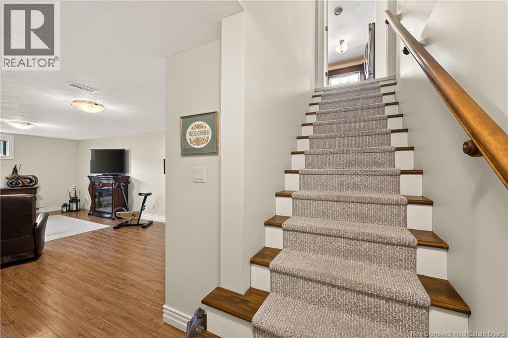 20 Thornhill Crescent - 27