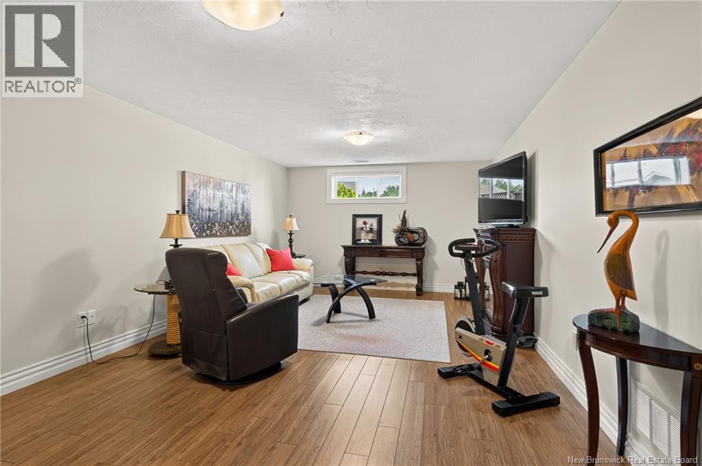 20 Thornhill Crescent - 28