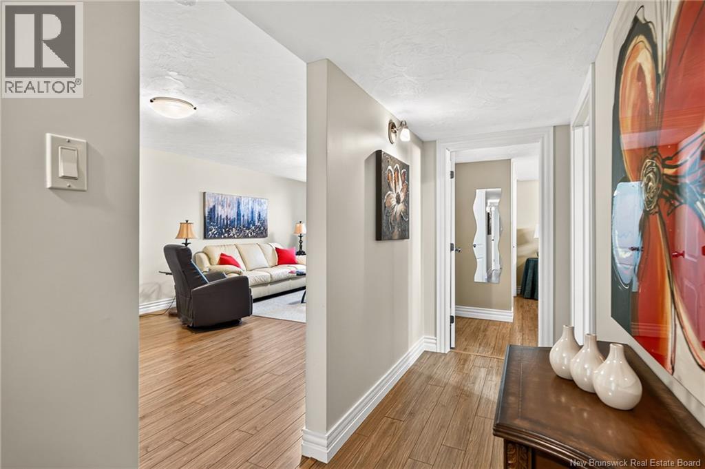 20 Thornhill Crescent - 35
