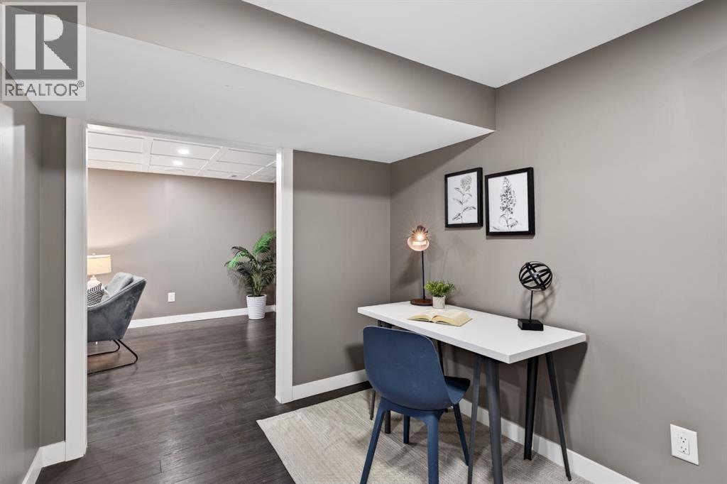 Great entrance flex space