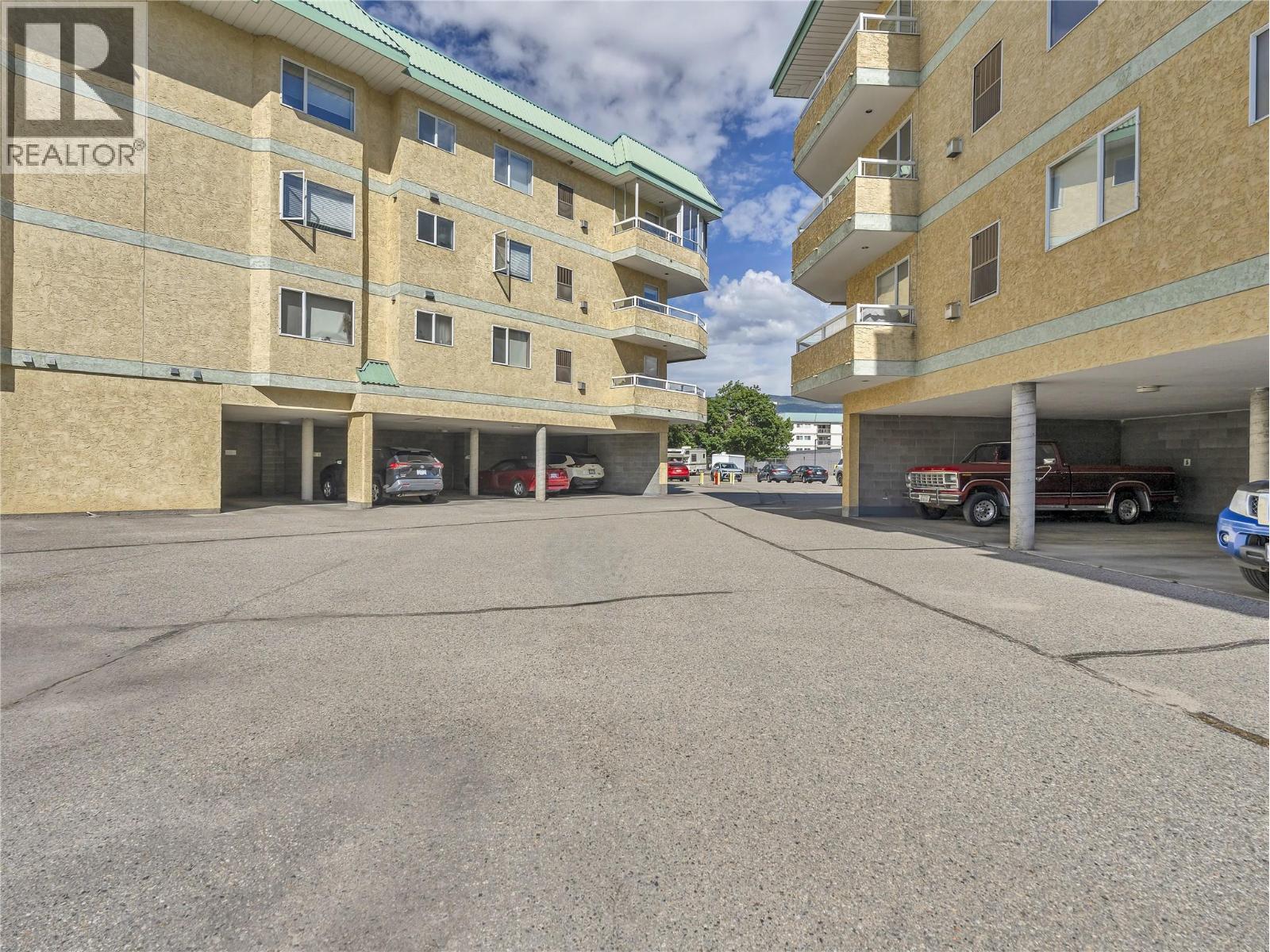 #312 3595 SKAHA LAKE Road - 27