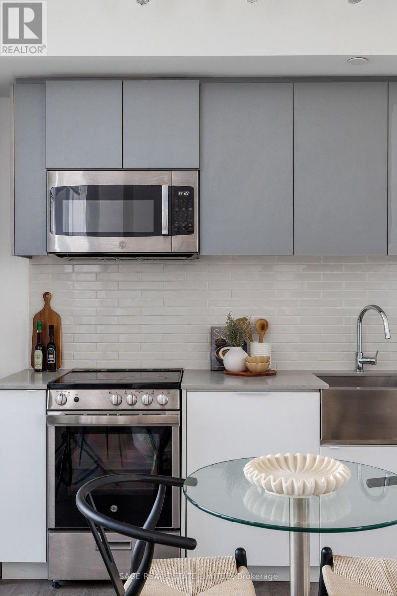 #1012 270 DUFFERIN STREET - 29