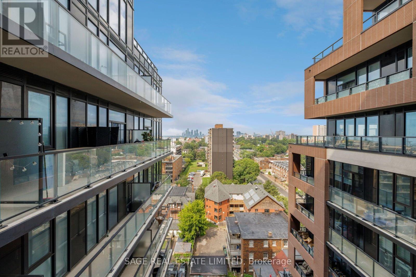 #1012 270 DUFFERIN STREET - 38