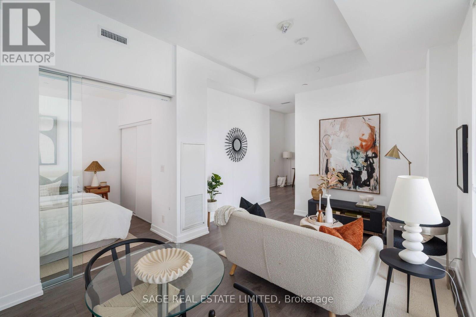 #1012 270 DUFFERIN STREET - 26