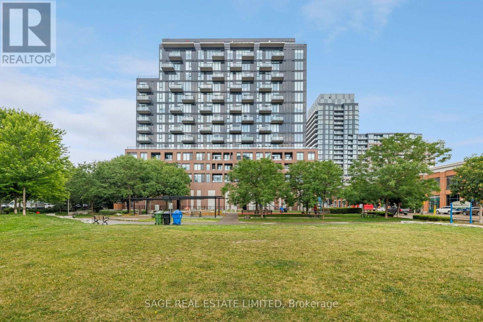 #1012 270 DUFFERIN STREET - 6