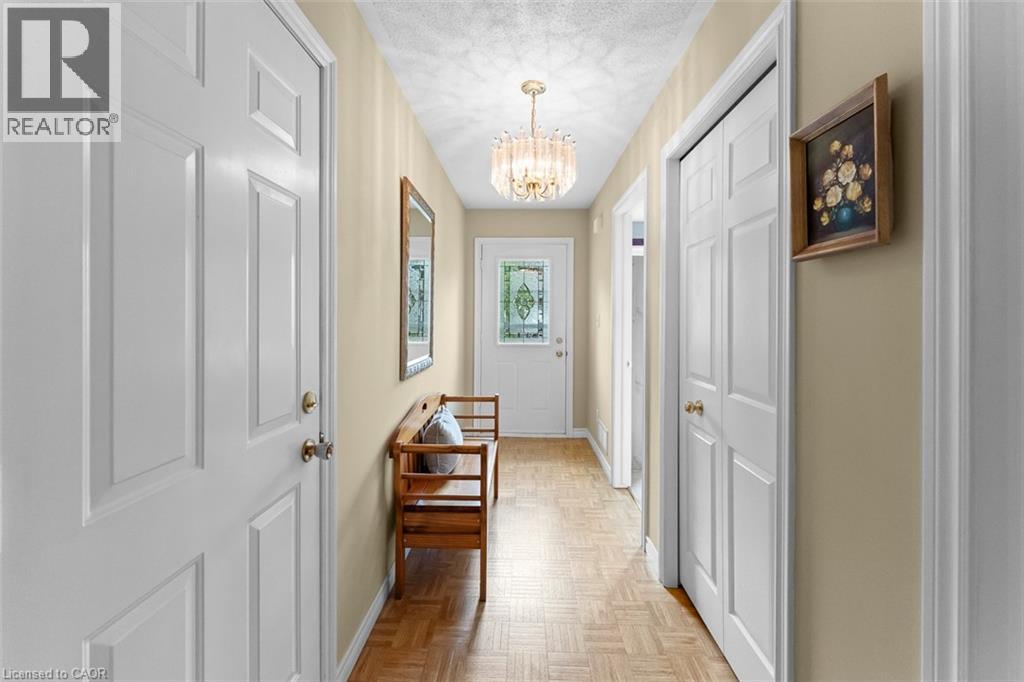 9 KINSMAN Court - 13
