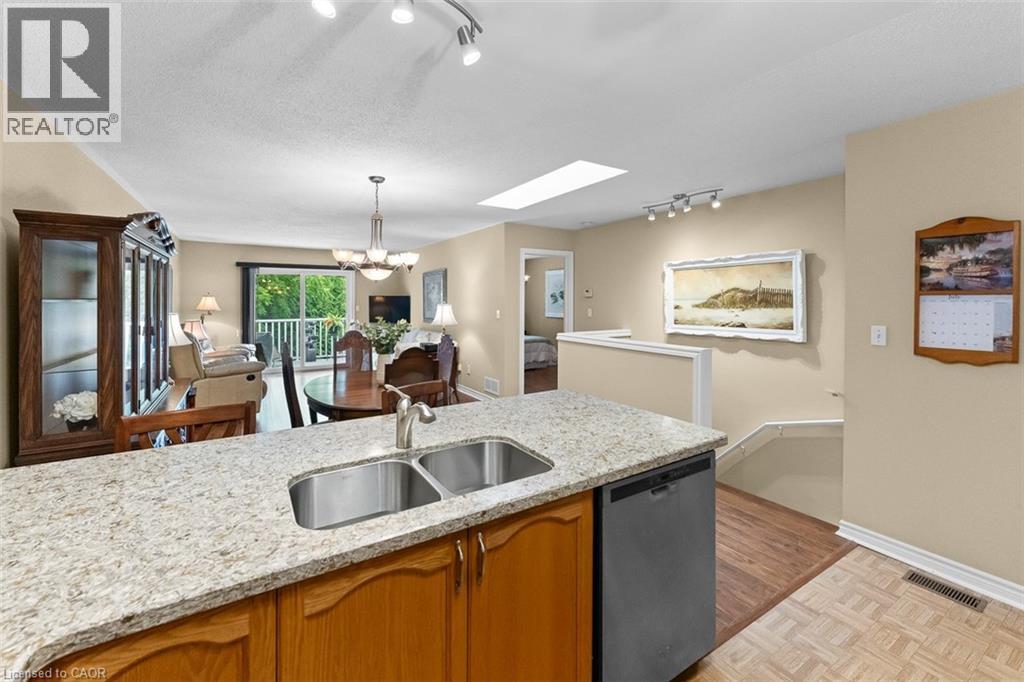 9 KINSMAN Court - Image 17