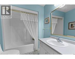 9 Kinsman Court, Fonthill, ON L3E0L1 Photo 27