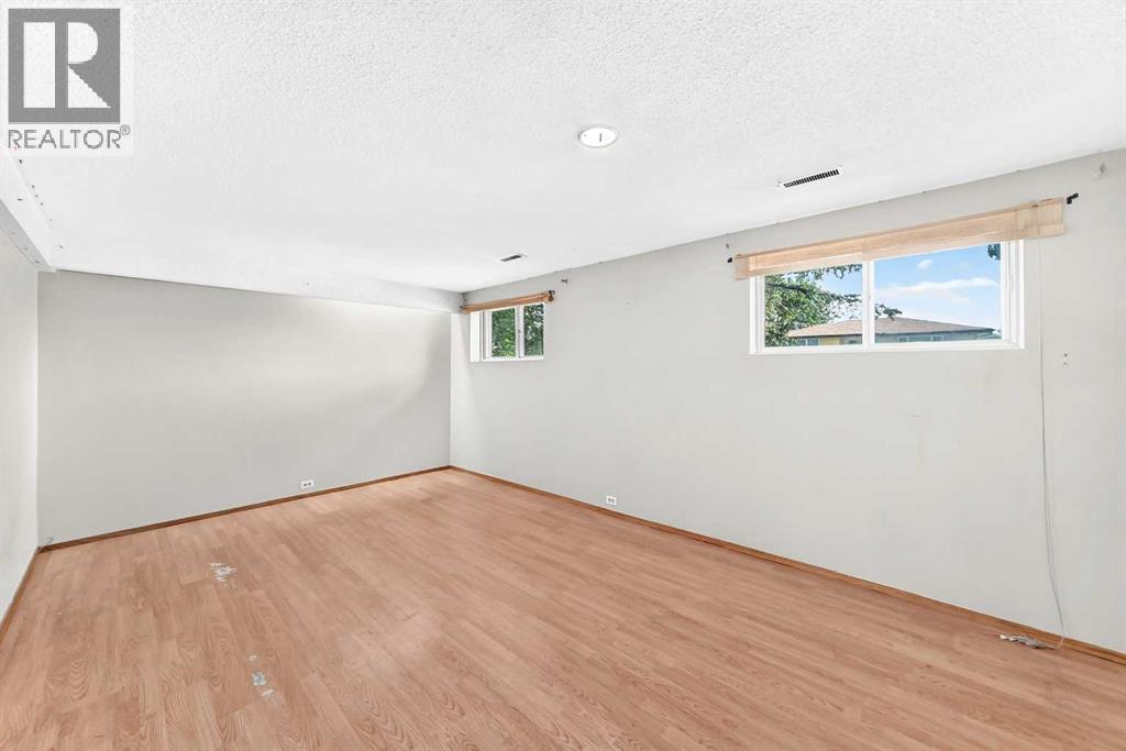 6839 Huntridge Hill NE - 19