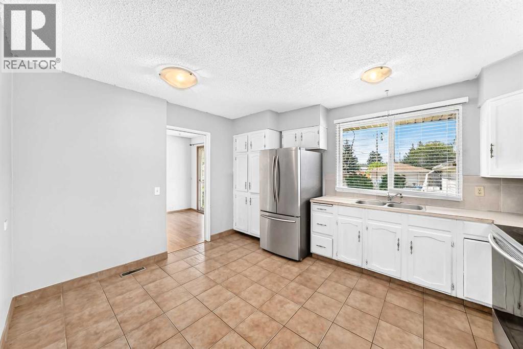 6839 Huntridge Hill NE - 6