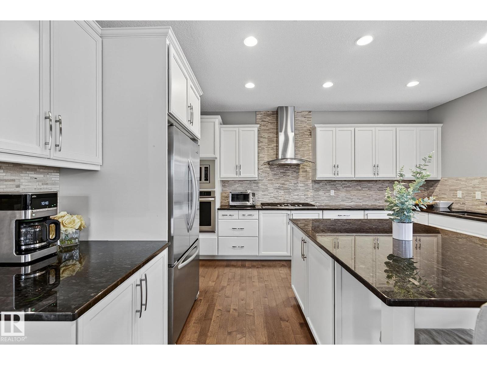 22131 95 AV NW - 15