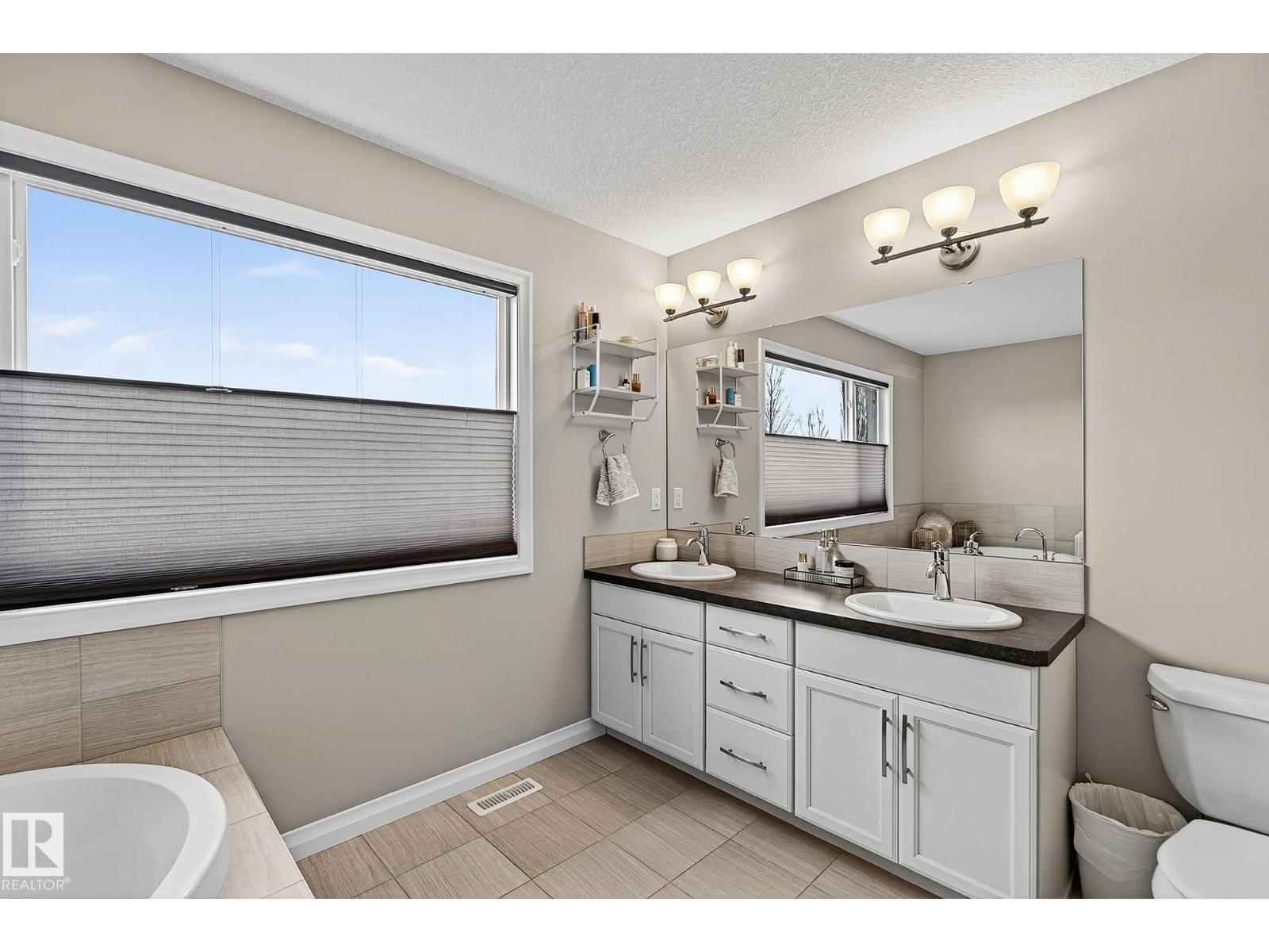 22131 95 AV NW - 30