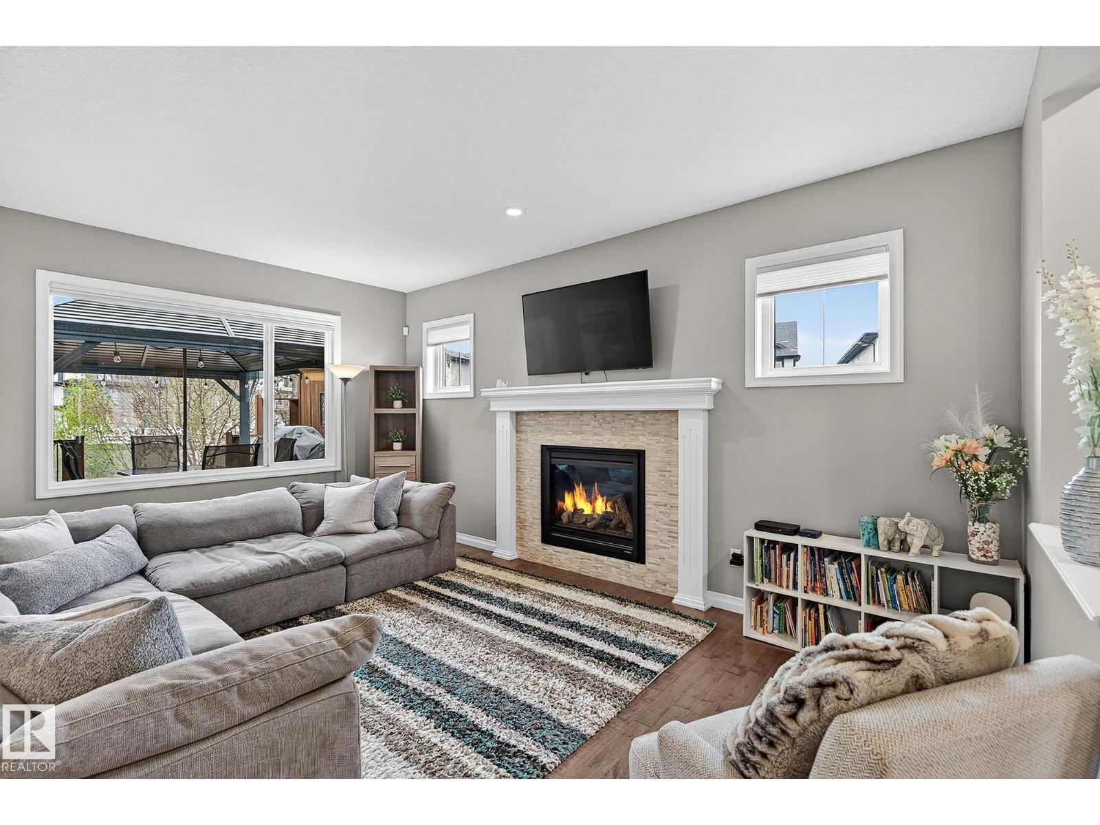 22131 95 AV NW - 4