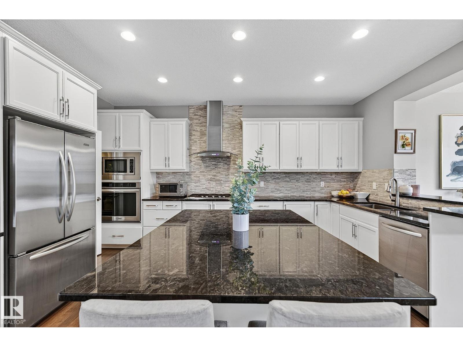 22131 95 AV NW - 10