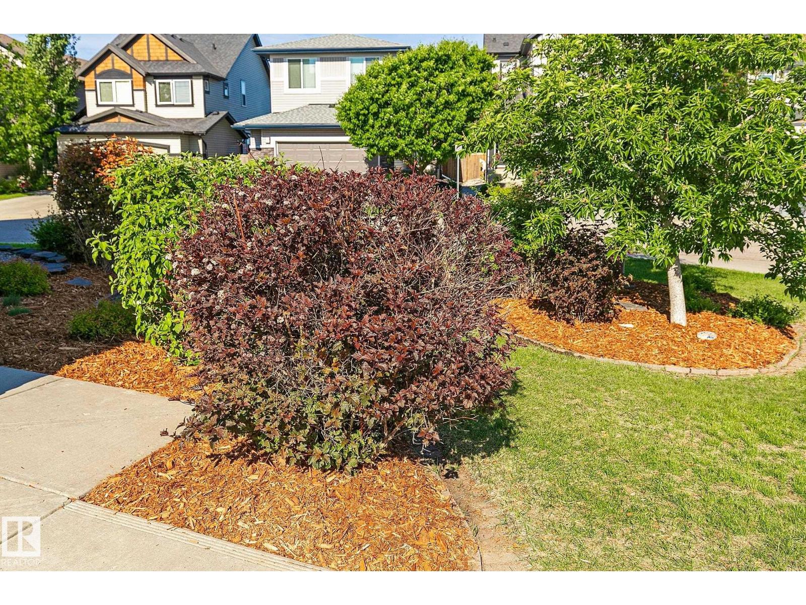 22131 95 AV NW - 52