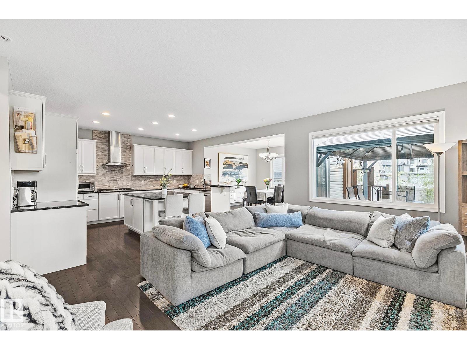 22131 95 AV NW - 6