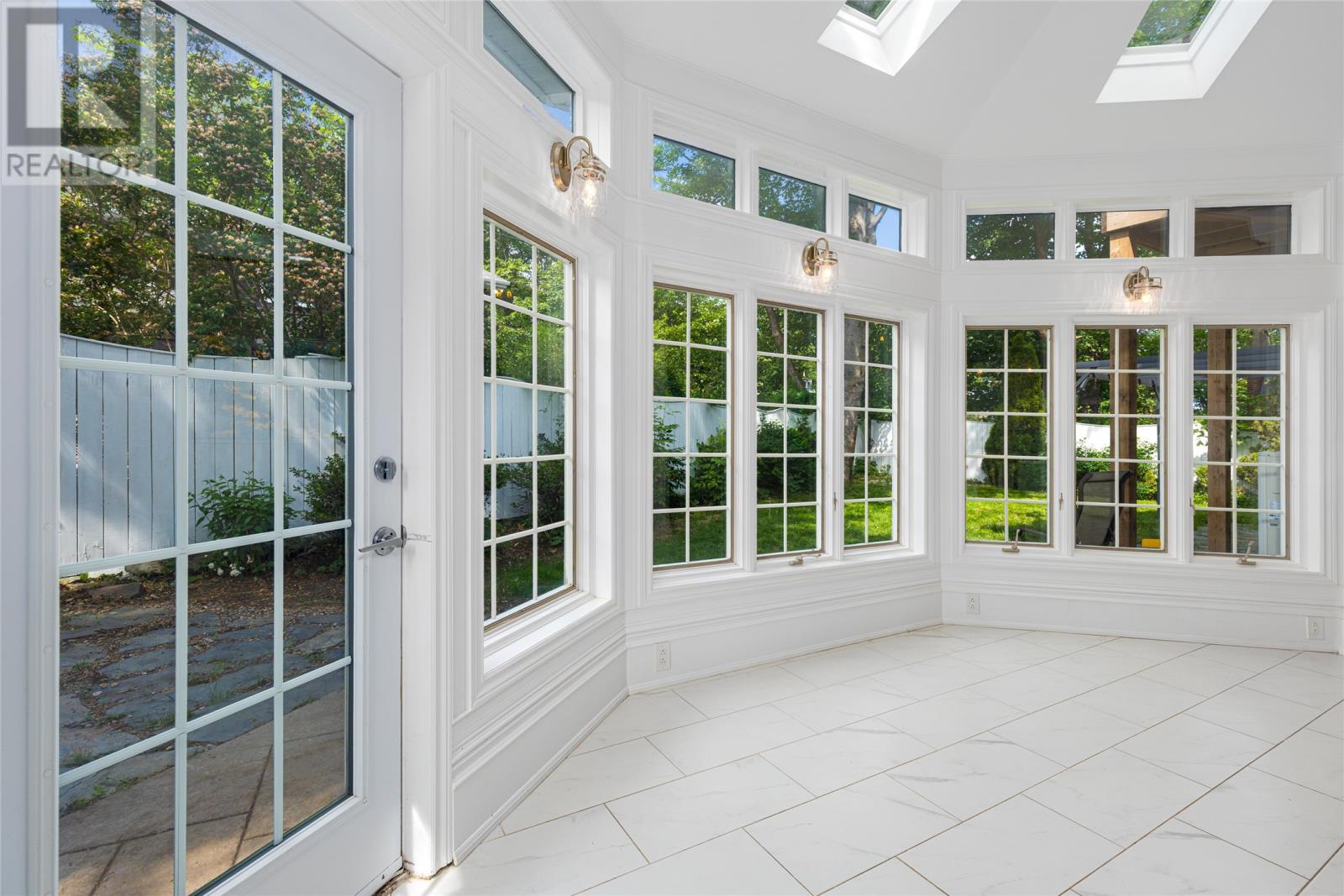 8 Riverview Avenue - 27
