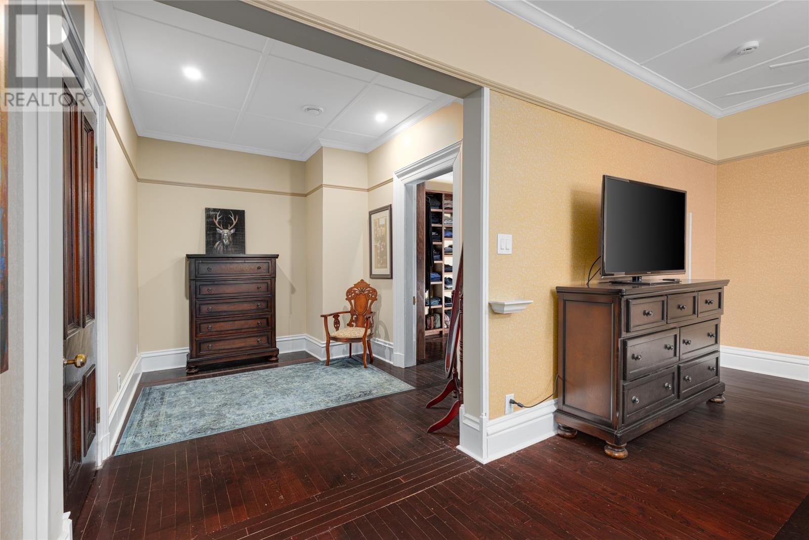 8 Riverview Avenue - 32