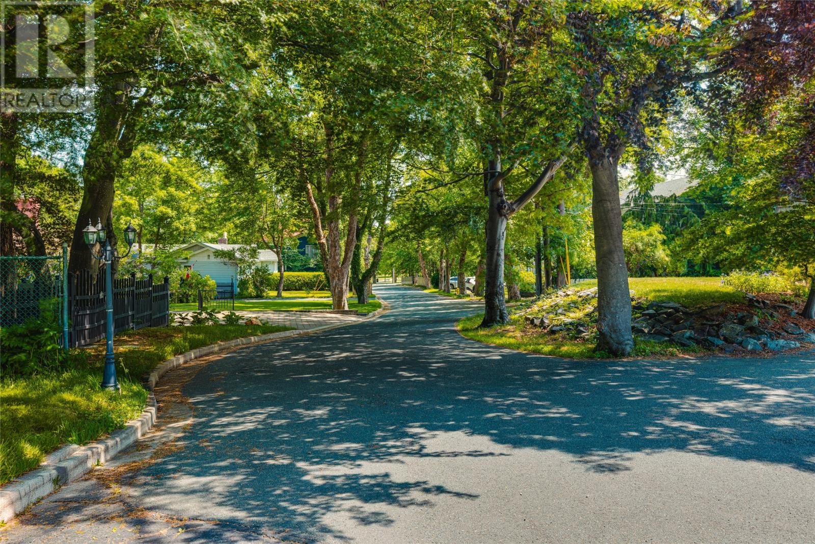 8 Riverview Avenue - 50