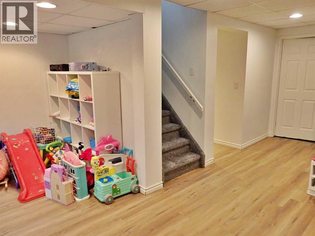 6402 53 Avenue - 32