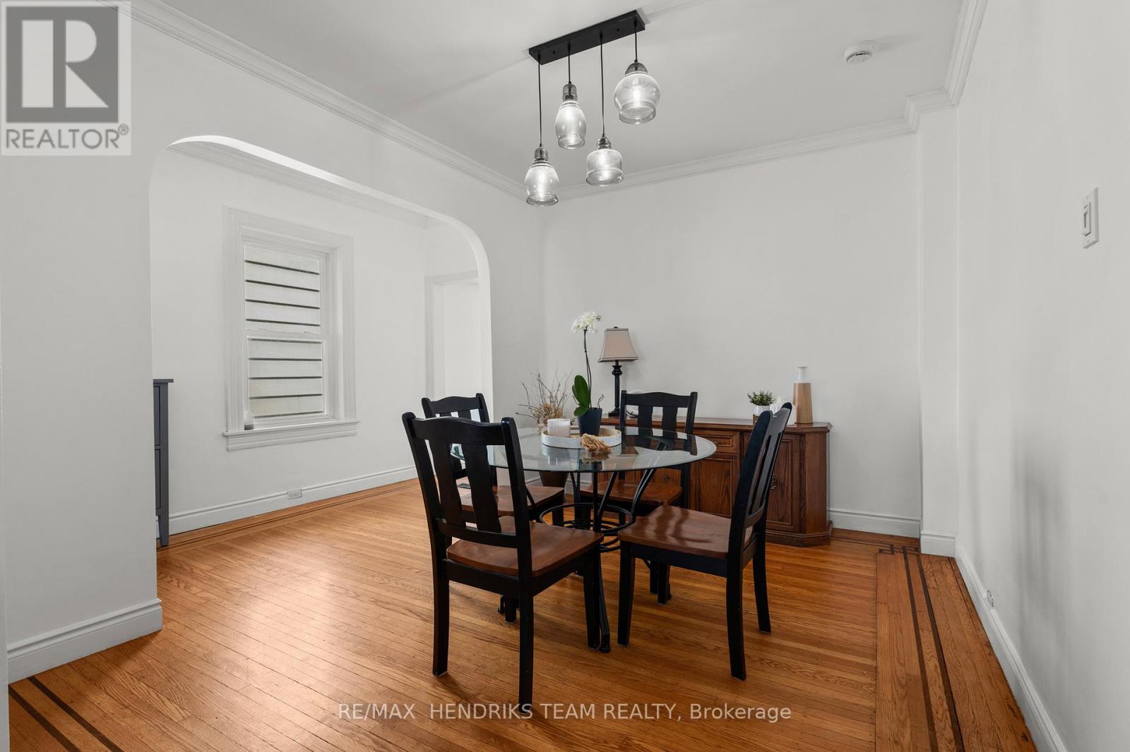 192 WOOD STREET E - 11