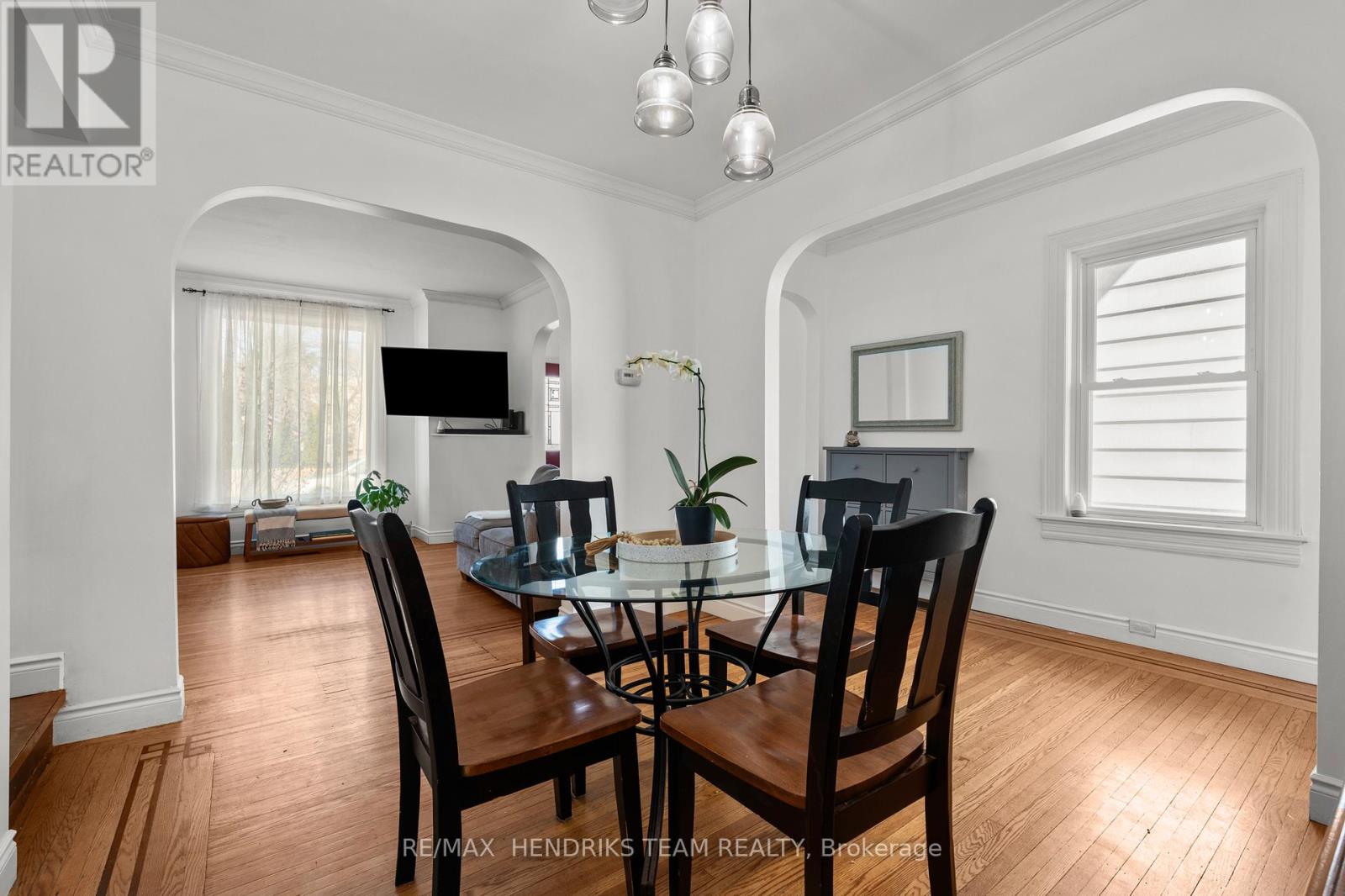 192 WOOD STREET E - 13