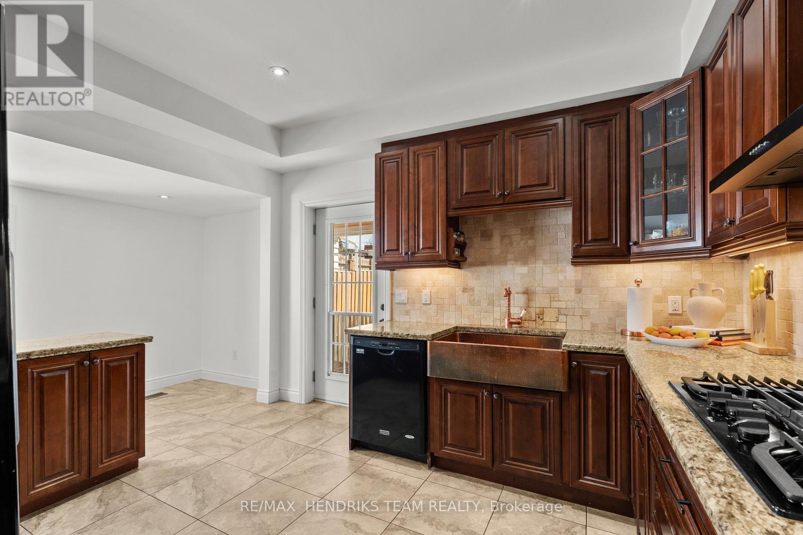 192 WOOD STREET E - 19