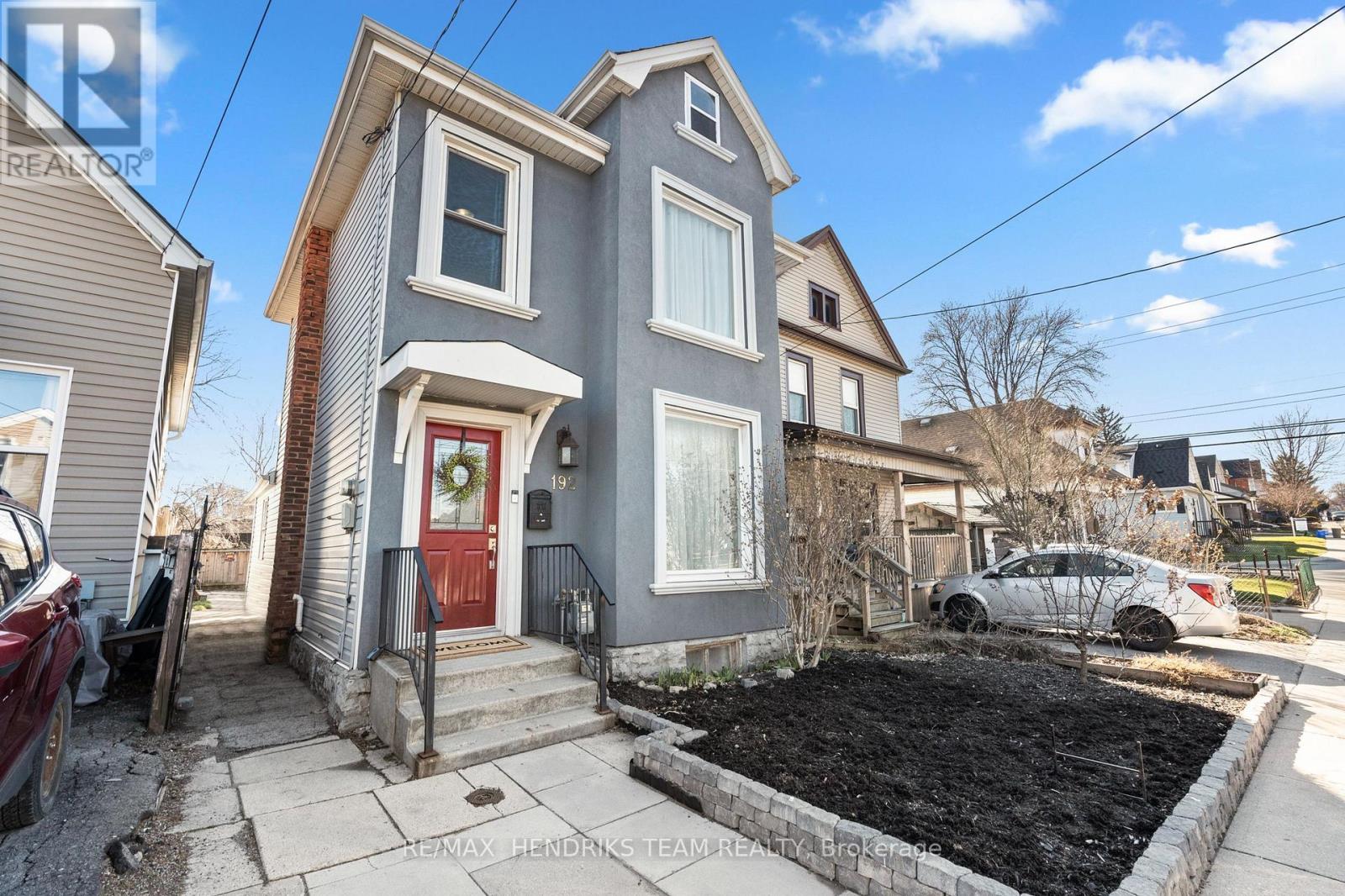 192 WOOD STREET E - 2