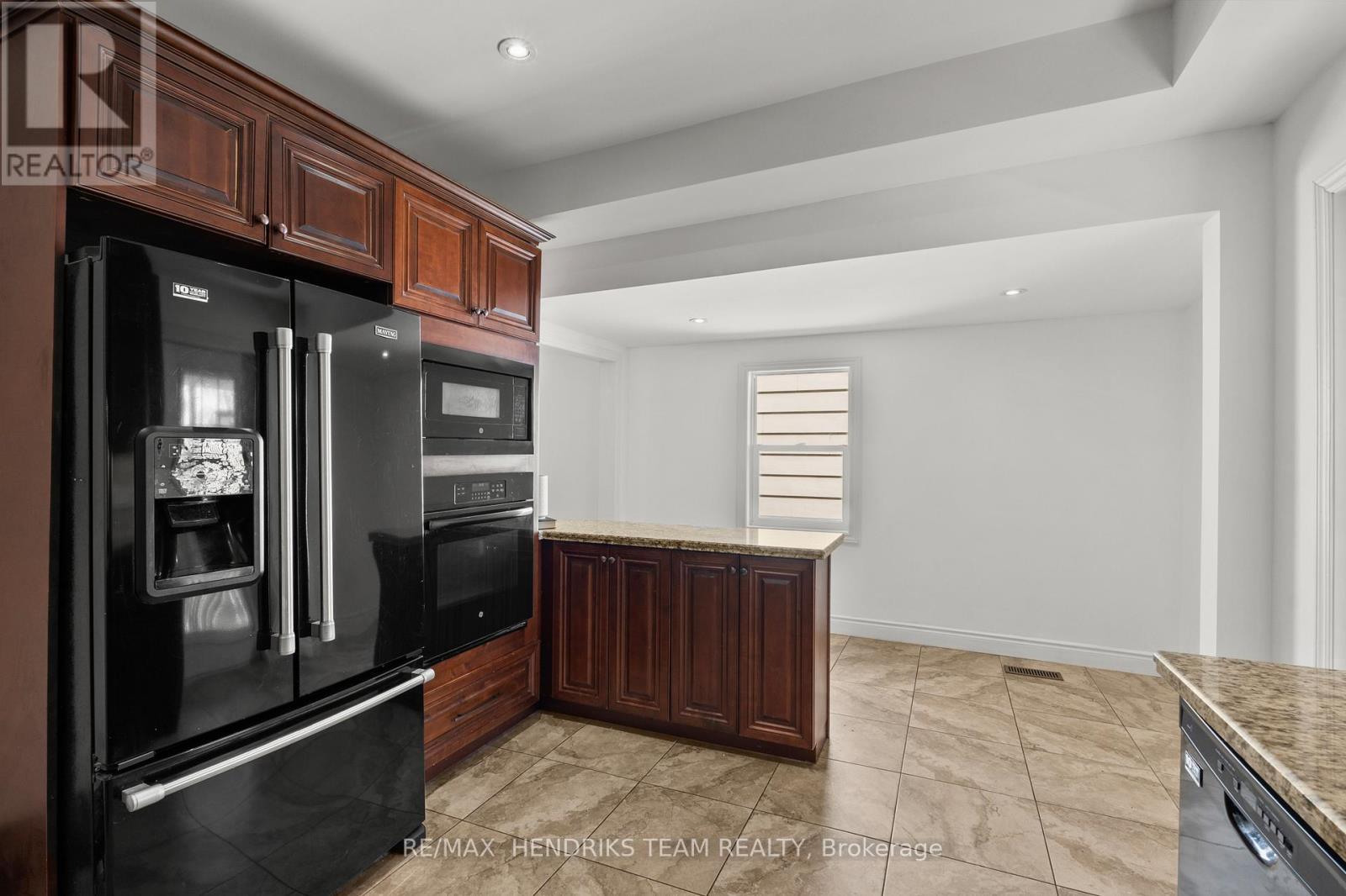 192 WOOD STREET E - 20