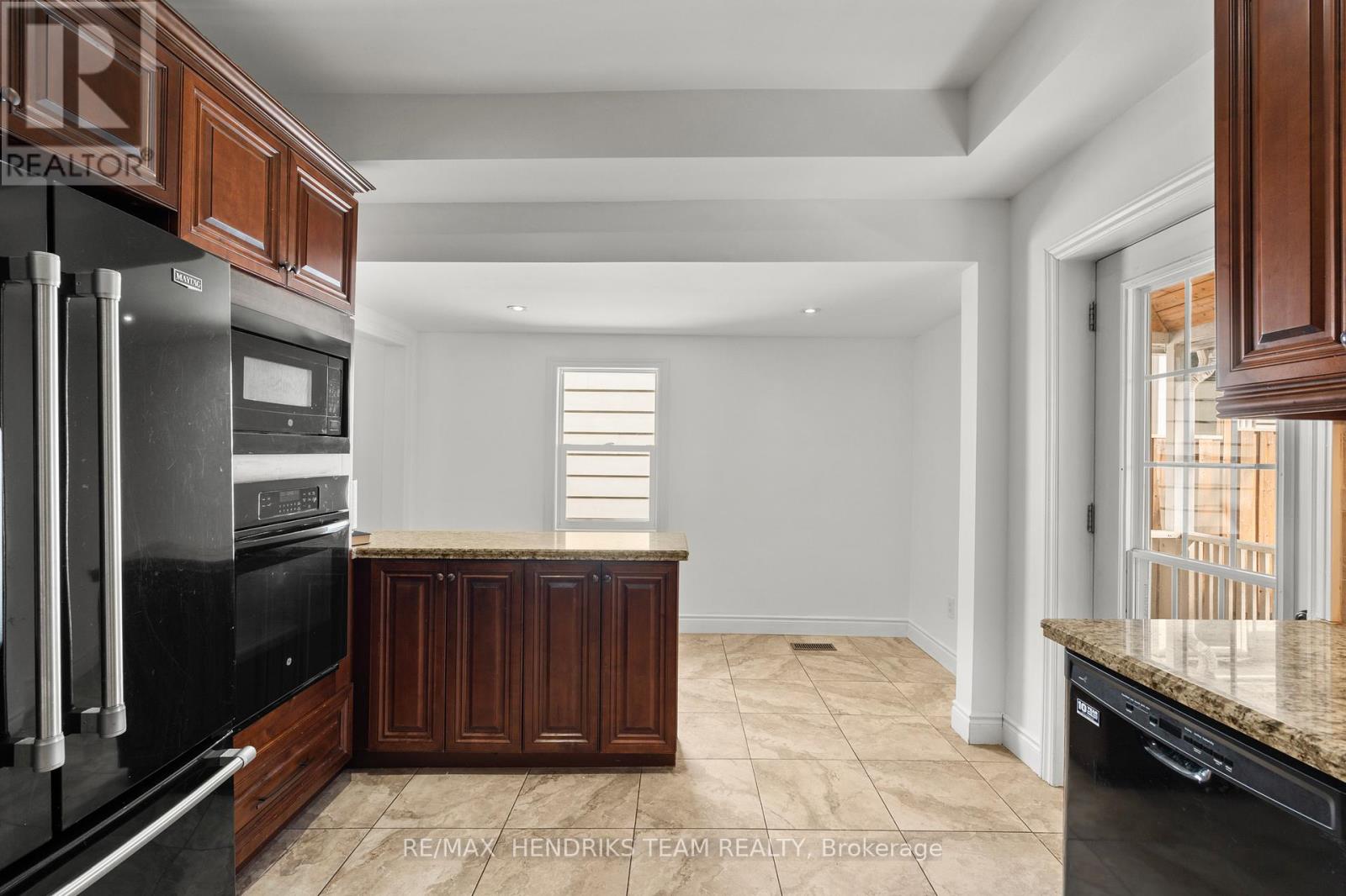 192 WOOD STREET E - 21