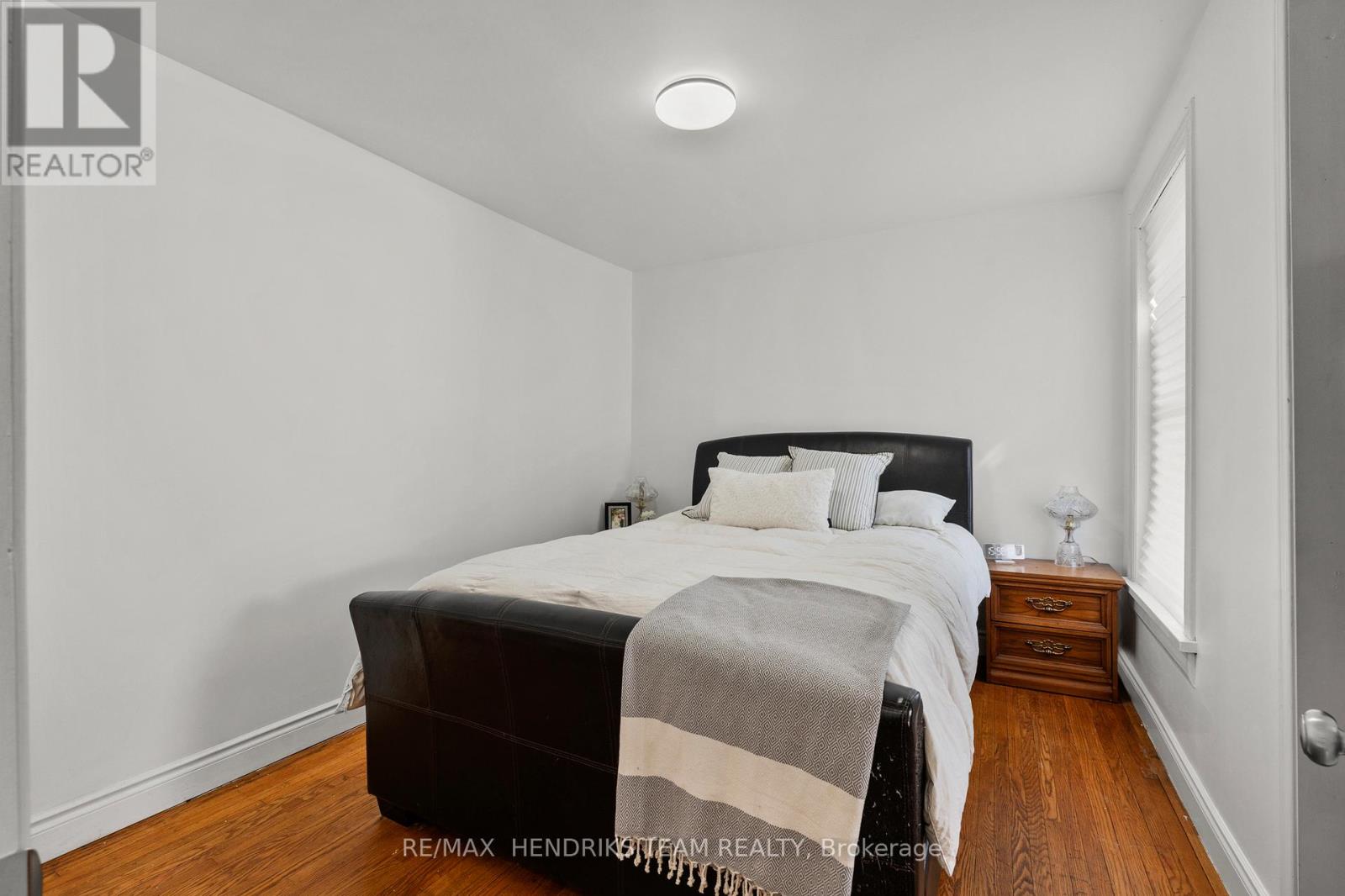 192 WOOD STREET E - 23