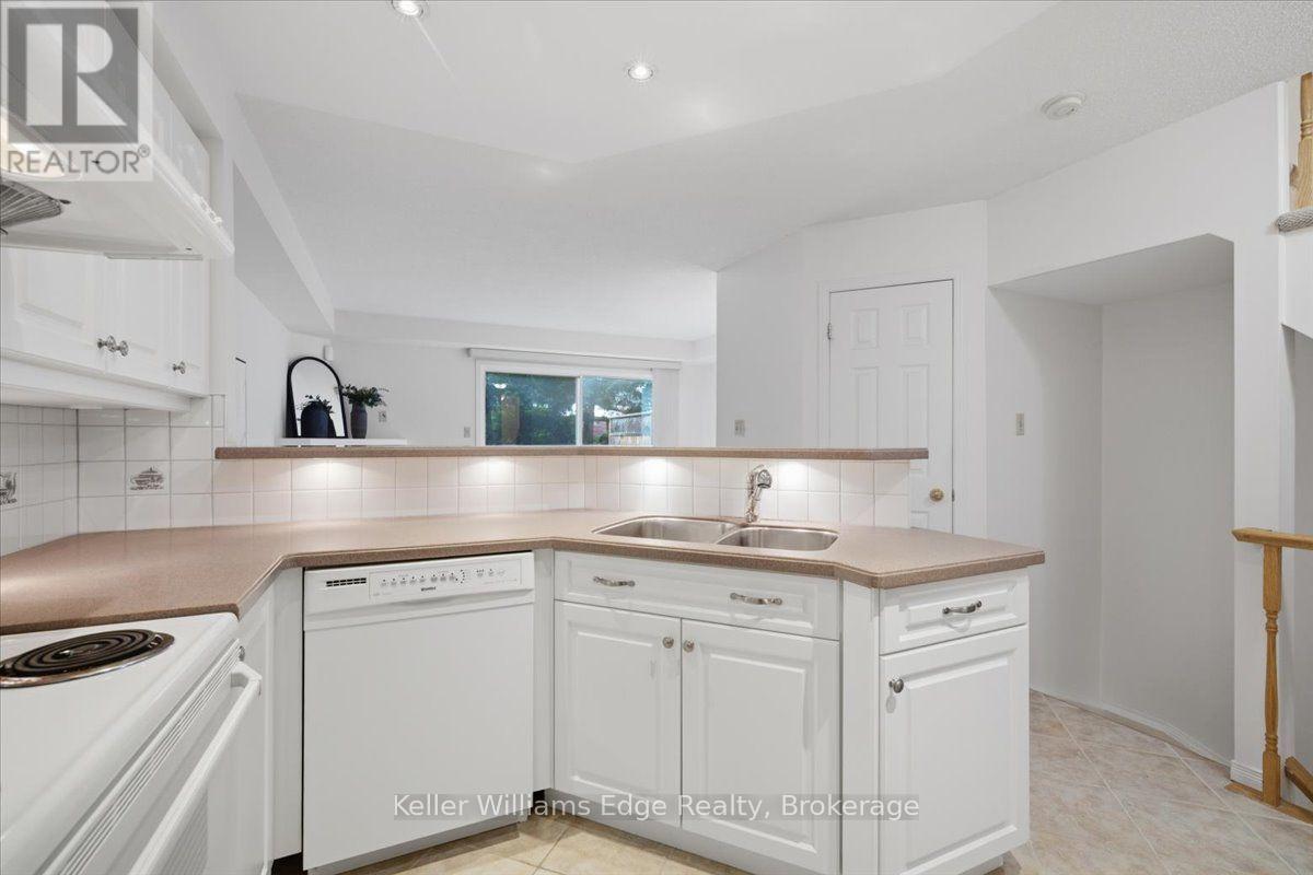 #20 2025 CLEAVER AVENUE - 22