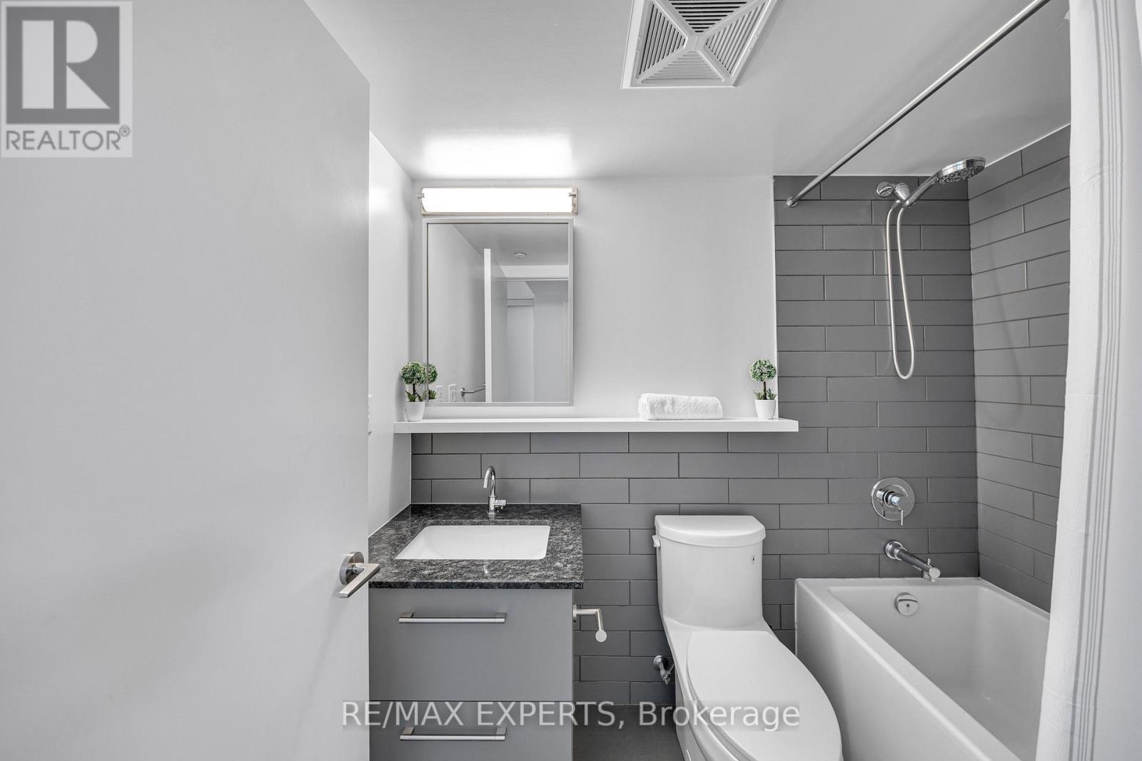 #109 160 FLEMINGTON ROAD E - Image 31
