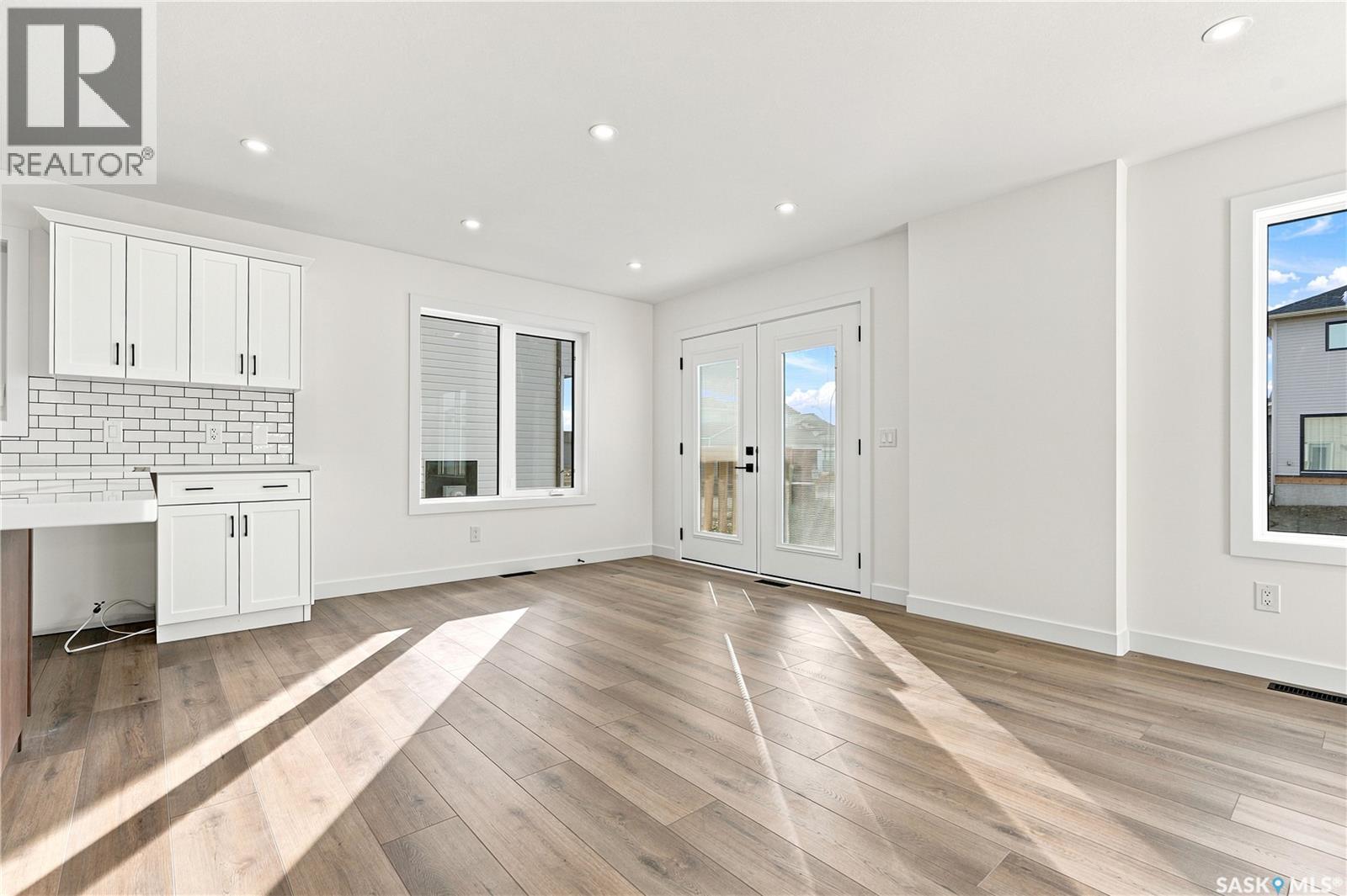 495 Traeger CLOSE - 14